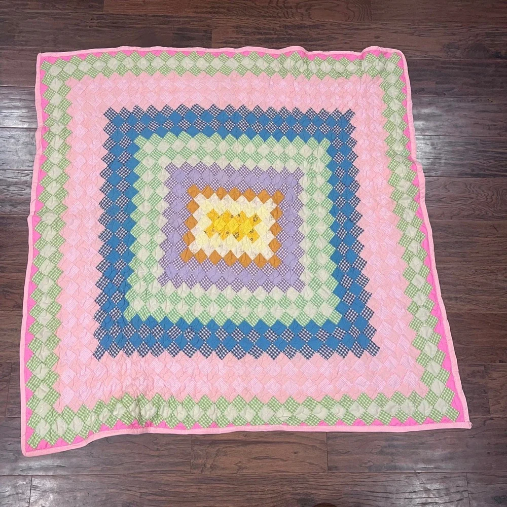 Vtg Handcrafted Gingham Patchwork‎ Trip Around the World Quilt Pink Green 44x46